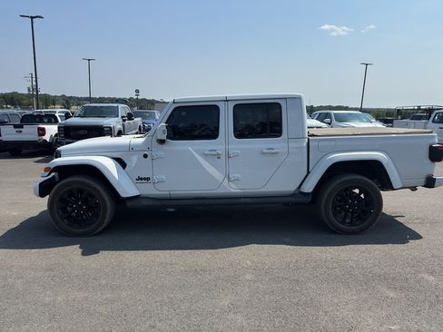 Used 2023 Jeep Gladiator Overland AWD/4WD image 7