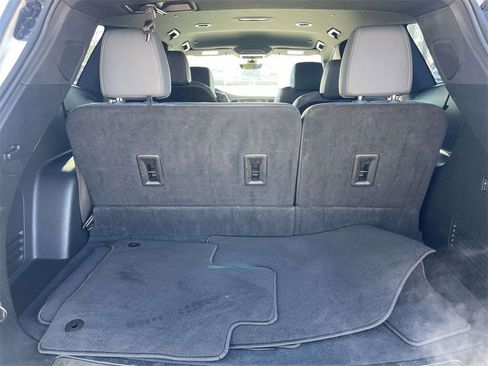 Used 2024 Buick Enclave Premium image 11