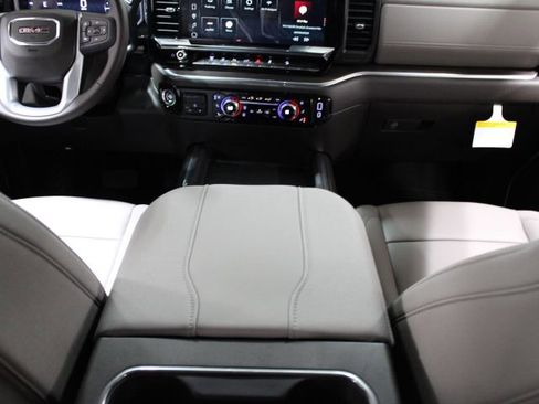 New 2026 GMC Sierra 2500 SLT w/ SLT Premium Package image 29