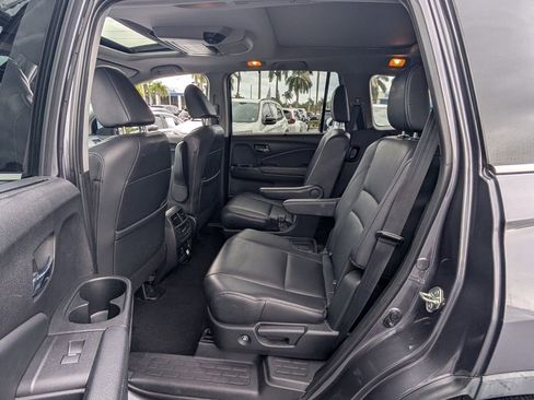 Used 2019 Honda Pilot Elite image 12