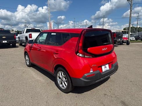 Used 2022 Kia Soul LX w/ Technology Package FWD image 5