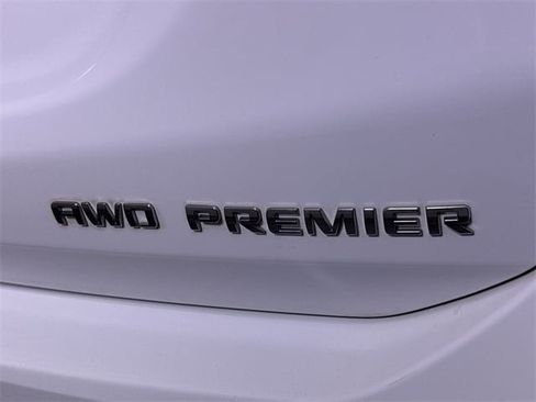 Used 2024 Chevrolet Equinox Premier image 33