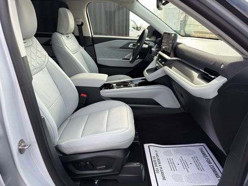 New 2026 Ford Explorer Platinum w/ LUX Leather Package image 40