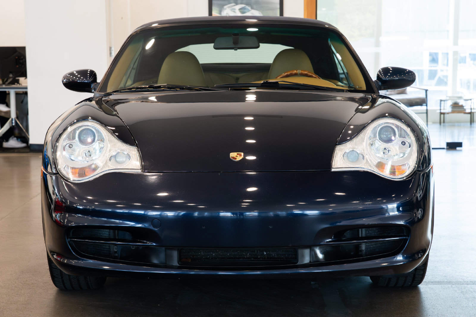 Used 2003 Porsche 911 Carrera RWD image 2