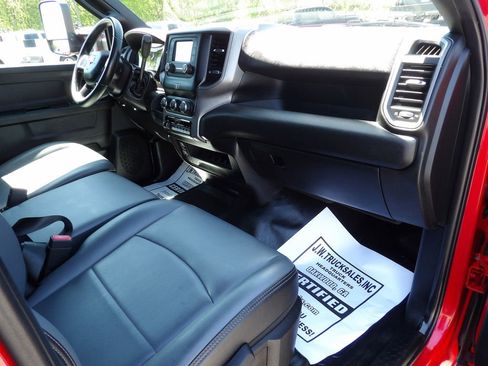 Used 2021 RAM 5500 Tradesman w/ Chrome Appearance Group image 38