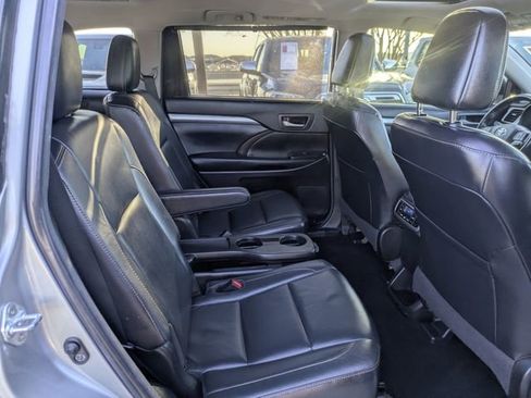 Used 2018 Toyota Highlander XLE image 33