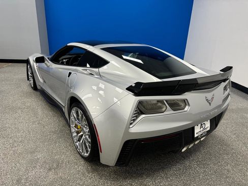 Used 2016 Chevrolet Corvette Z06 w/ 3LZ Preferred Equipment Group RWD image 39