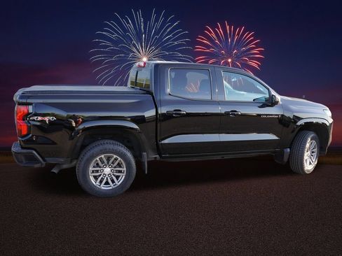 Certified 2023 Chevrolet Colorado LT w/ LT Convenience Package II AWD/4WD image 4