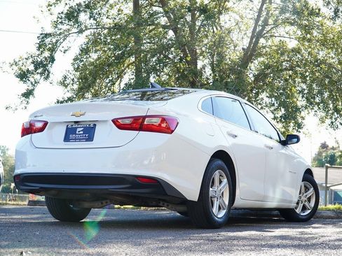 Used 2022 Chevrolet Malibu LS FWD image 5
