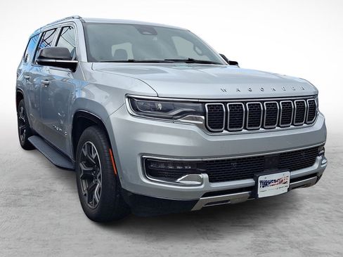 Used 2024 Jeep Wagoneer Series III AWD/4WD image 3