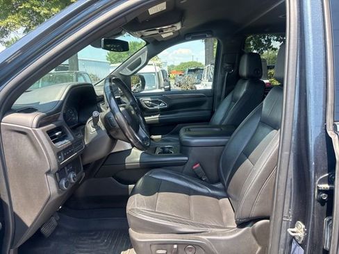Used 2021 Chevrolet Suburban LT RWD image 25