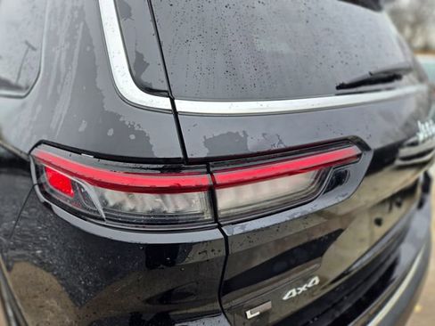 Certified 2022 Jeep Grand Cherokee L Laredo w/ Luxury Tech Group I AWD/4WD image 19