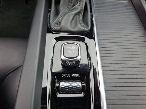 Used 2019 Volvo S60 T6 Momentum w/ Premium Package image 25