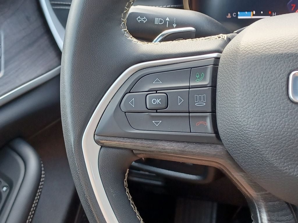 Used 2024 Jeep Grand Cherokee L Limited AWD/4WD image 14