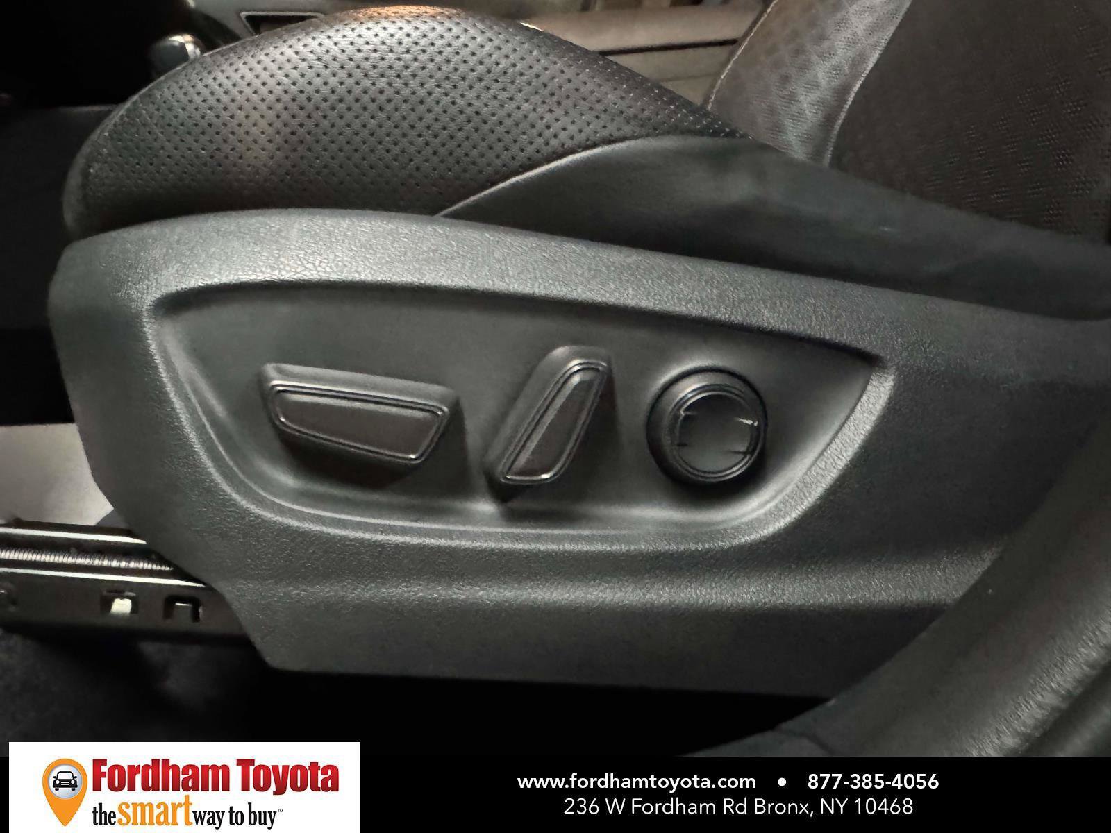 Used 2020 Toyota C-HR Limited FWD image 17
