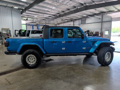 Used 2020 Jeep Gladiator Rubicon AWD/4WD image 2