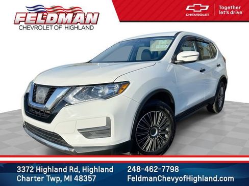 Used 2017 Nissan Rogue S image 1