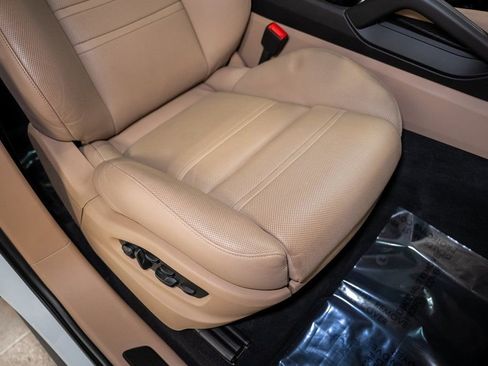 Used 2022 Porsche Cayenne GTS image 34