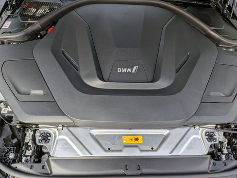 Used 2024 BMW i4 eDrive40 image 42