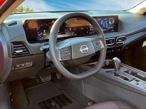 New 2026 Nissan Sentra SR w/ Floor Mat Package FWD image 7