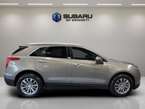 Used 2017 Cadillac XT5 Luxury w/ Driver Awareness Package FWD image 6