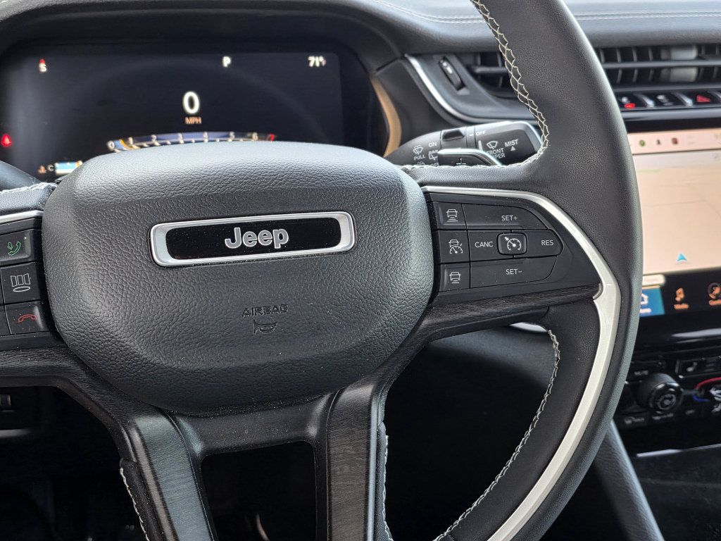 Used 2023 Jeep Grand Cherokee Limited AWD/4WD image 29