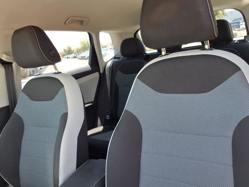 Certified 2025 Volkswagen Taos S FWD image 20