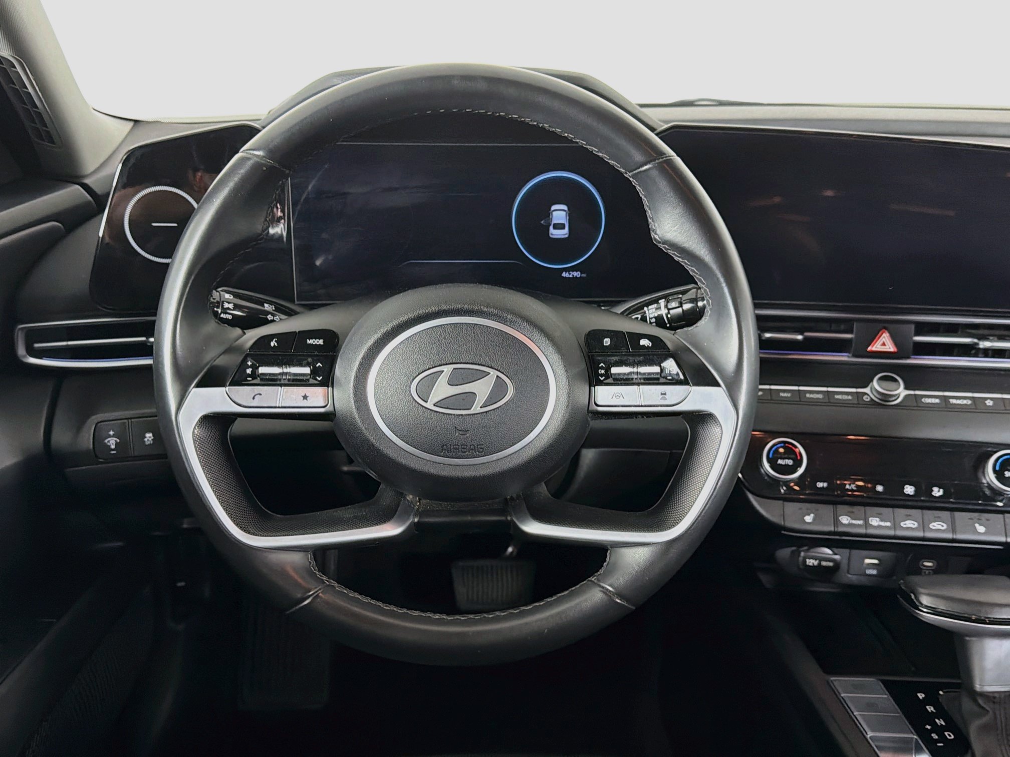 Used 2025 Hyundai Elantra Limited FWD image 18