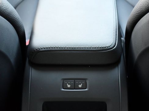 Certified 2025 Volvo XC60 B5 Plus w/ Climate Package image 15