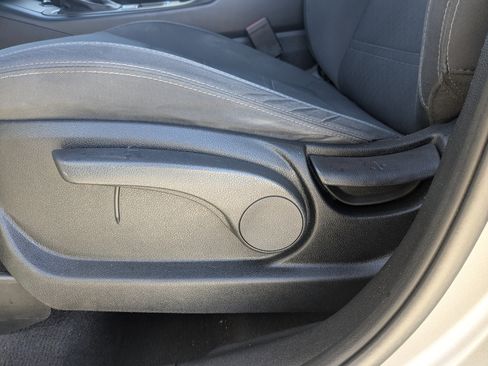 Used 2018 Kia Sorento LX image 24