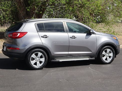 Used 2011 Kia Sportage LX w/ Convenience Pkg AWD/4WD image 4