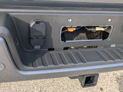 Used 2022 GMC Canyon AT4 image 34