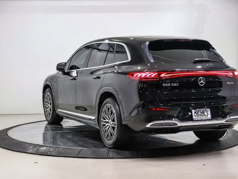 Used 2023 Mercedes-Benz EQS 580 4MATIC SUV image 2