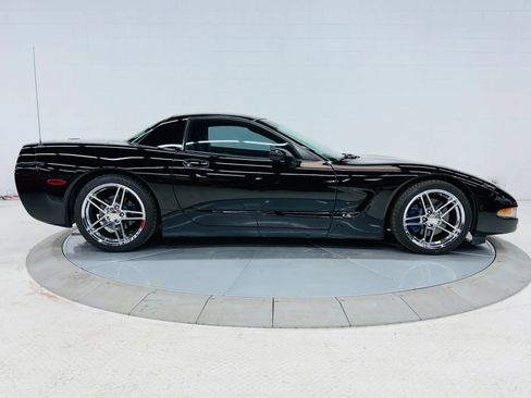 Used 1999 Chevrolet Corvette Coupe w/ Lighting Pkg RWD image 4