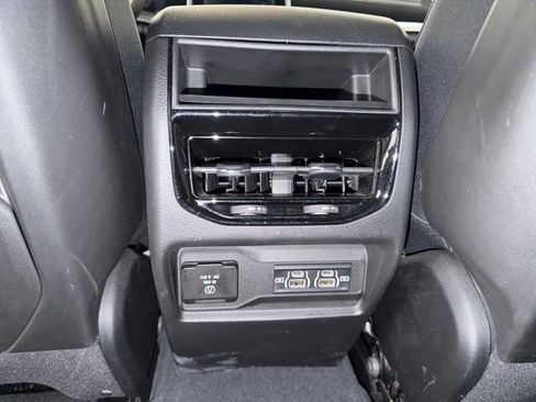 Used 2023 Jeep Grand Cherokee Altitude image 33