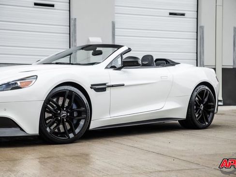 Used 2016 Aston Martin Vanquish Volante image 47