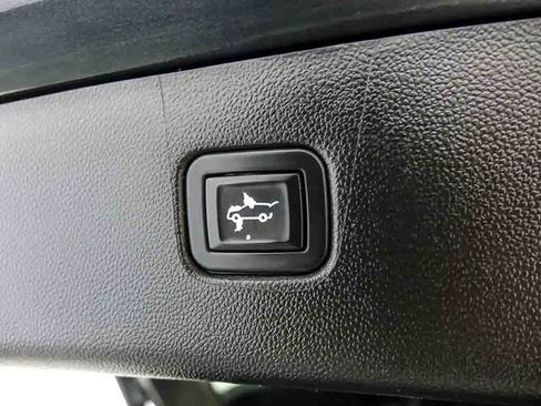 Used 2022 Chevrolet Blazer LT w/ Sound & Technology Package AWD/4WD image 32