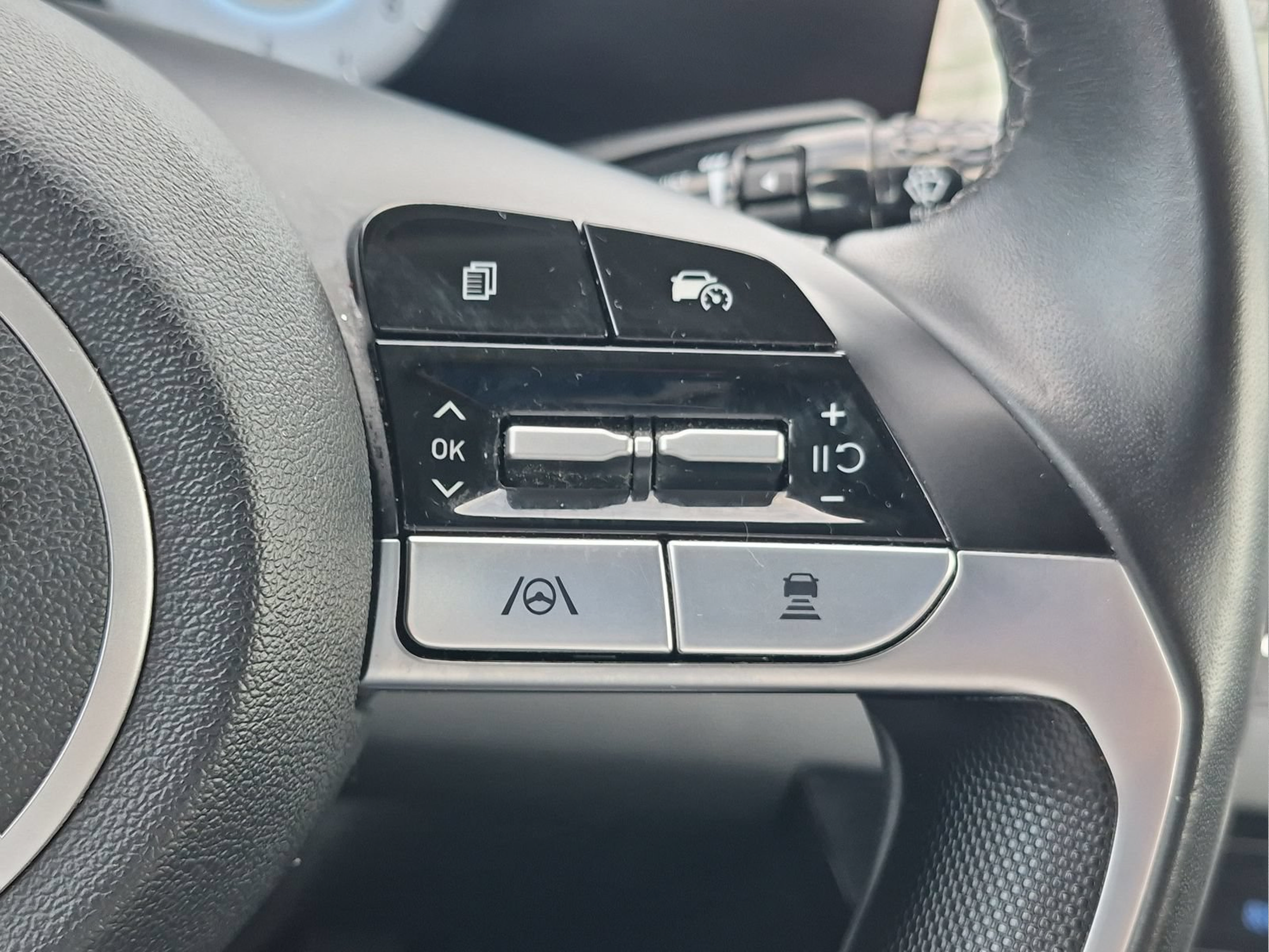 Used 2025 Hyundai Elantra SEL FWD image 10