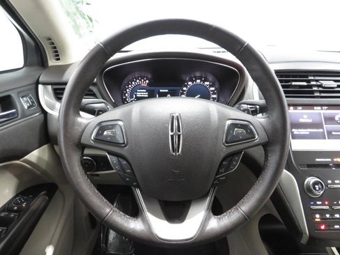 Used 2018 Lincoln MKC Premiere FWD image 16