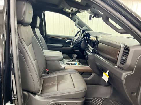 Used 2024 Chevrolet Silverado 1500 High Country w/ Midnight Edition AWD/4WD image 22