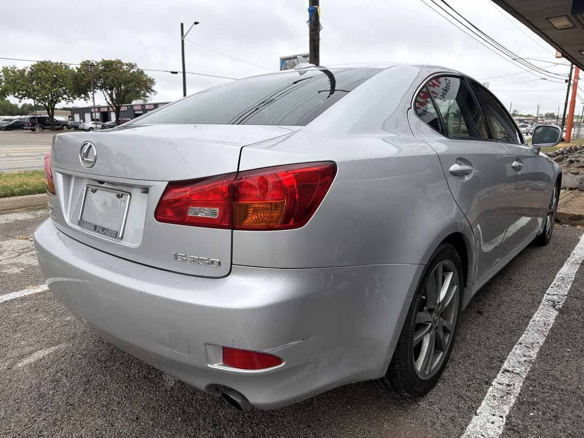 Used 2008 Lexus IS 250 w/ Premium Pkg RWD image 3