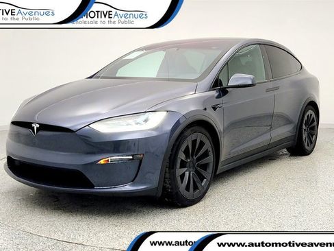 Used 2023 Tesla Model X Plaid image 1