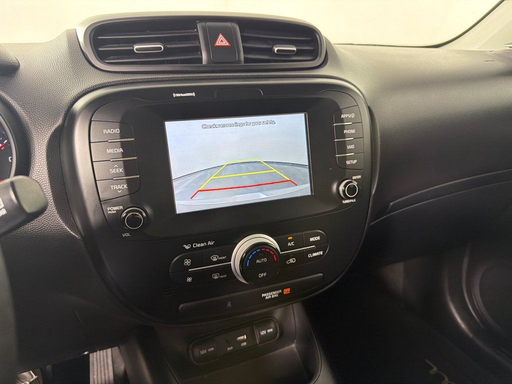 Used 2018 Kia Soul + FWD image 16