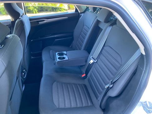 Used 2019 Ford Fusion SE image 36