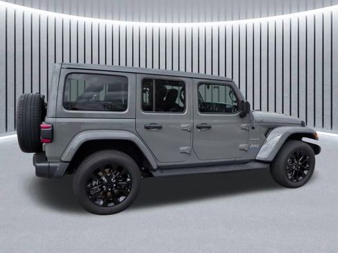 Certified 2022 Jeep Wrangler Unlimited Sahara w/ Cold Weather Group AWD/4WD image 8