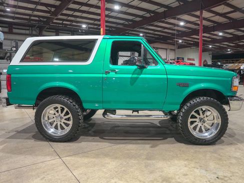 Used 1995 Ford Bronco XLT image 10