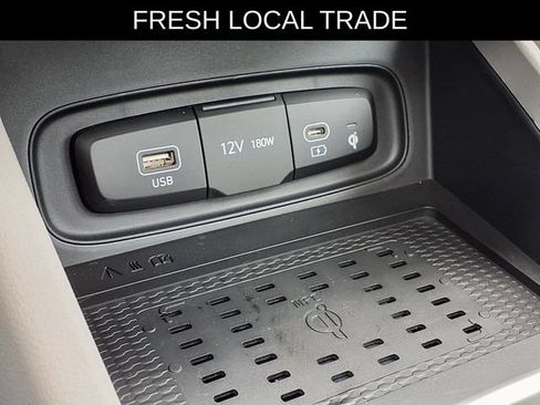 Used 2026 Hyundai Venue SEL FWD image 24