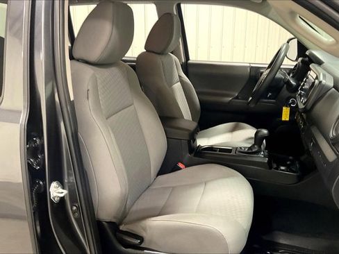 Used 2022 Toyota Tacoma SR image 7