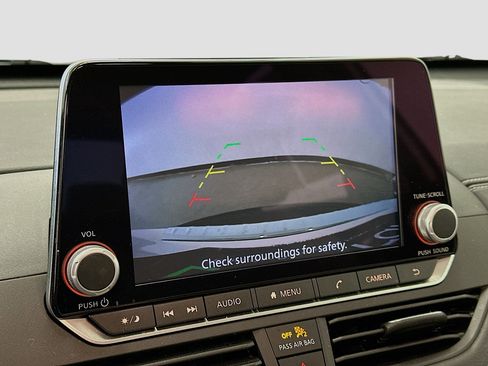 Used 2022 Nissan Altima 2.5 SV w/ SV Premium Package image 22