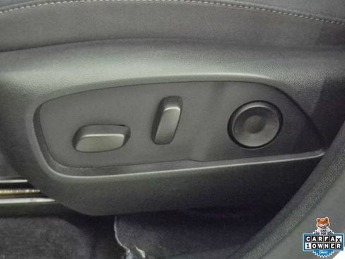 Certified 2025 Chevrolet Equinox LT w/ Convenience Package II FWD image 18